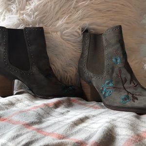 CROWN VINTAGE faux suede ankle booties